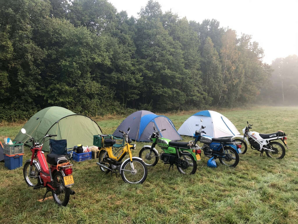 moped-camping-example